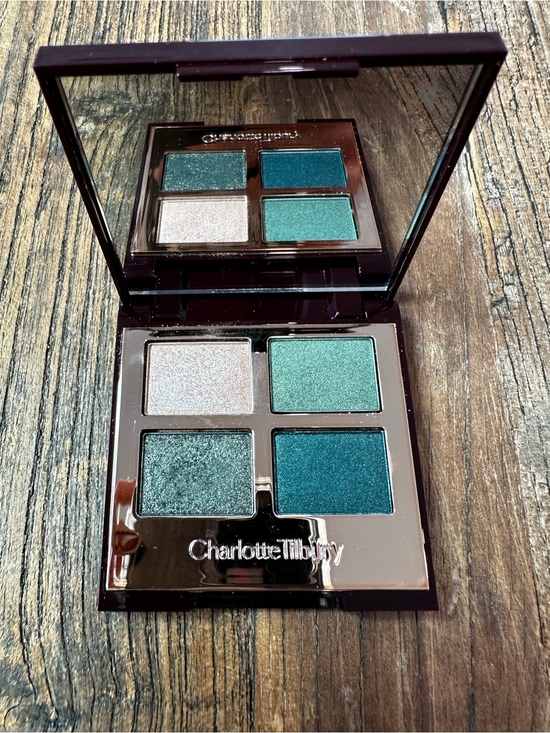 Charlotte Tilbury Other - Charlotte Tilbury green,teal Shimmer Quad Eyeshadow Palette